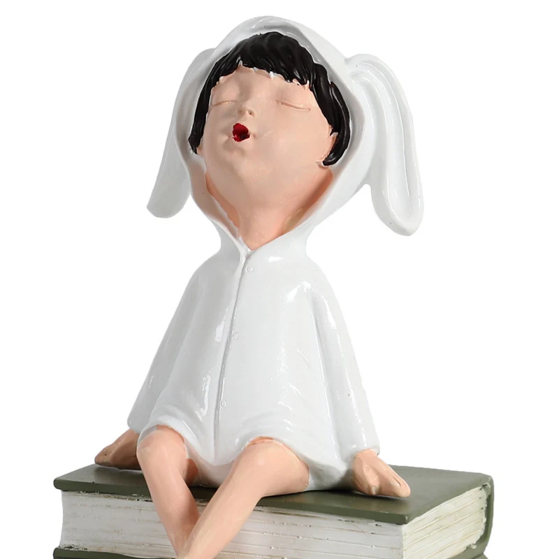 Verspielte Keramikhängefigur