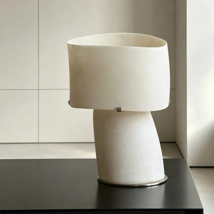 Künstlerische moderne Tischlampe