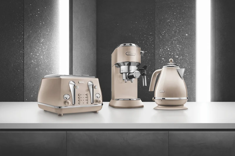 DeLonghi Icona Metallics 4 Slice Toaster Beige