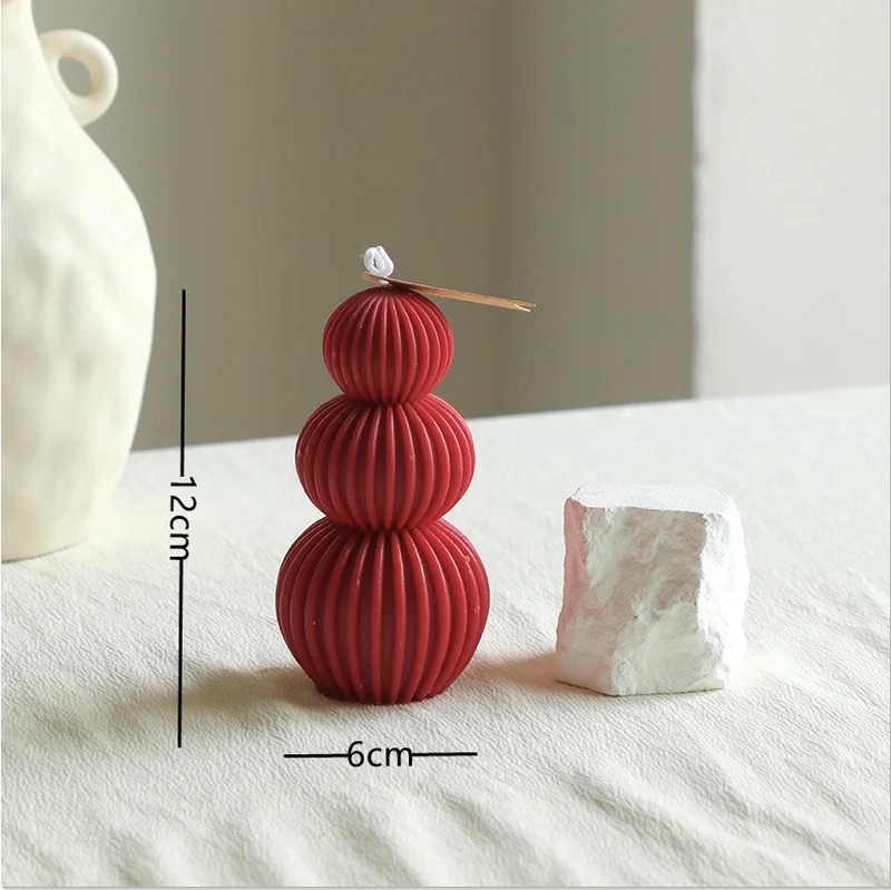 Minimalistische Skulptierte Säulenkerzenständer