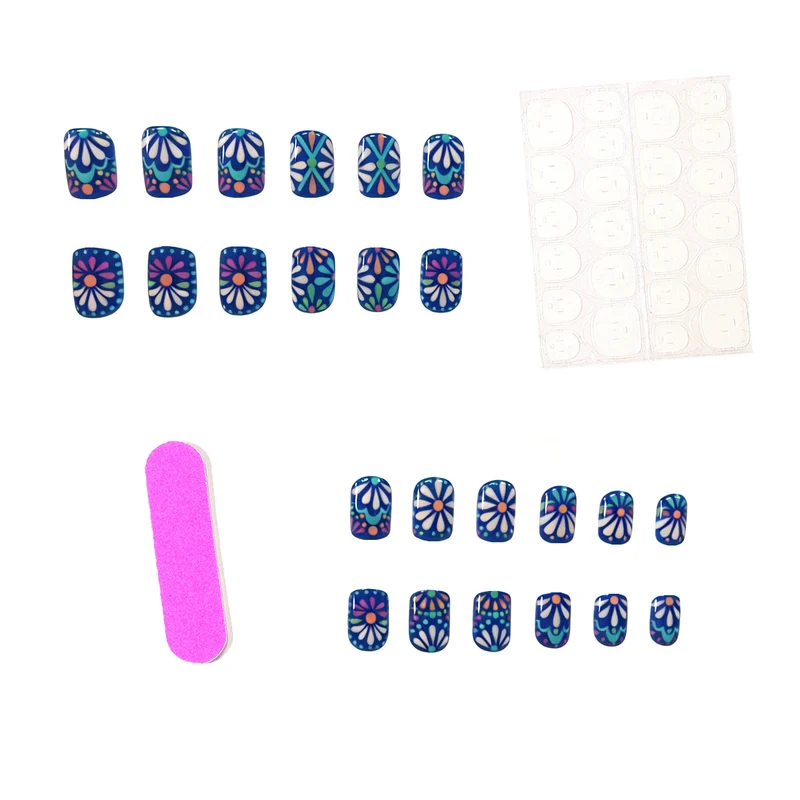 Florale dekorative Nagelkunst Verzierungen Karnz
