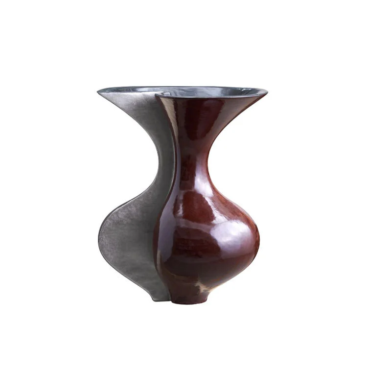 Moderne dekorative Metall- und Keramikvase