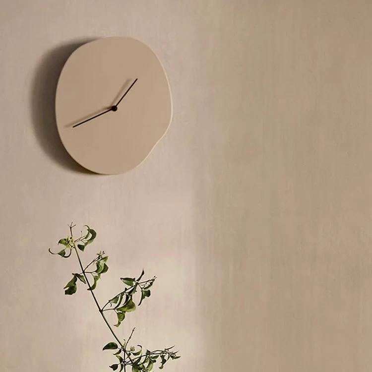 Moderne abstrakte Wanduhr