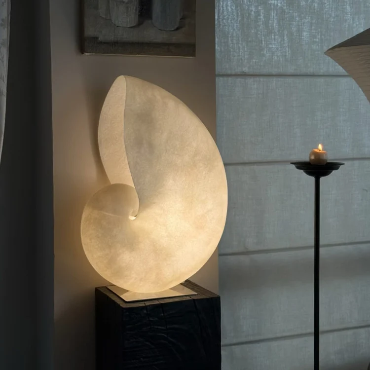 Moderne abstrakte Stehlampe