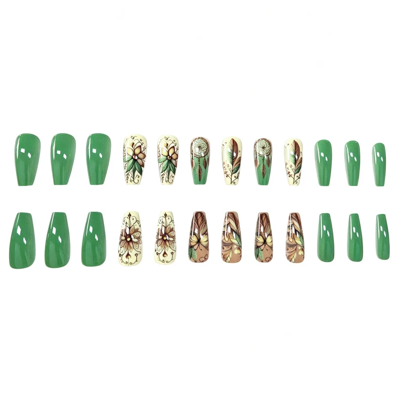 Florale inspirierte artikulierte Nagelverzierungen Karnz