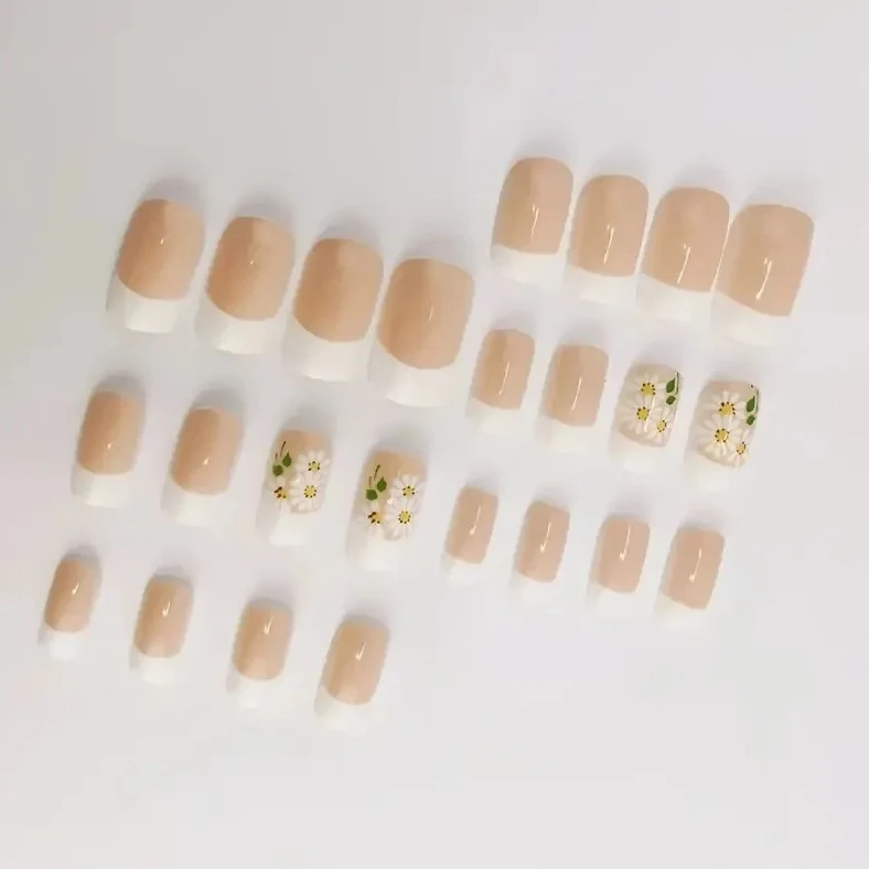 Floral French Tip Nagelkunst Verbesserungen Karnz