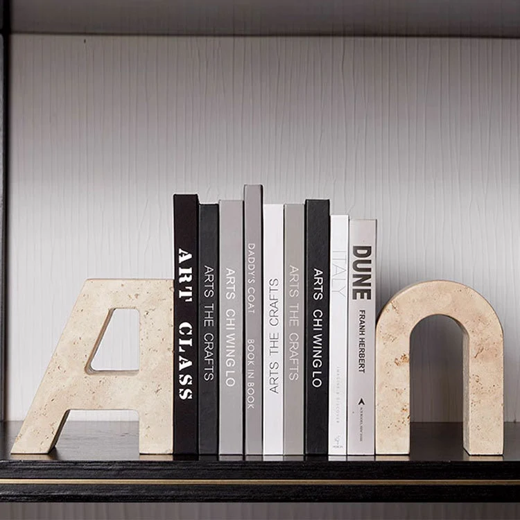 Dekorative Buchstaben Skulptur